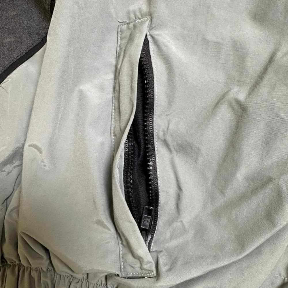 US Army IPFU Jacket Medium Short Grey Nylon Reflective Training Windbreaker